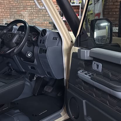 Land Cruiser 79 dash and trimmed door panel