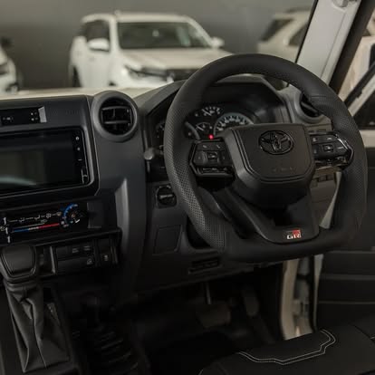 Land Cruiser steering wheel and centre console detail
