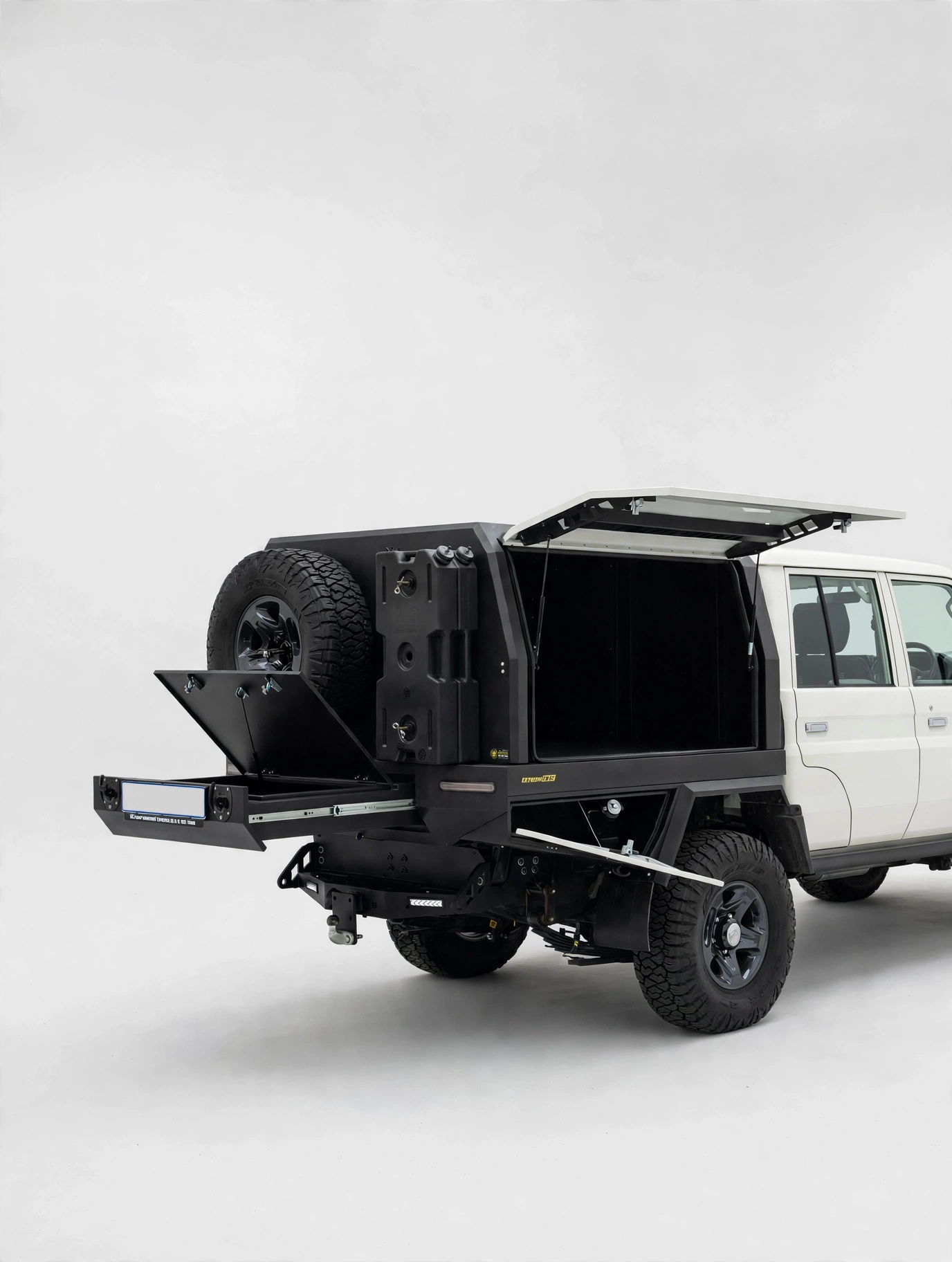 Rear of an Extreme tray with dual swing-out wheel carrier