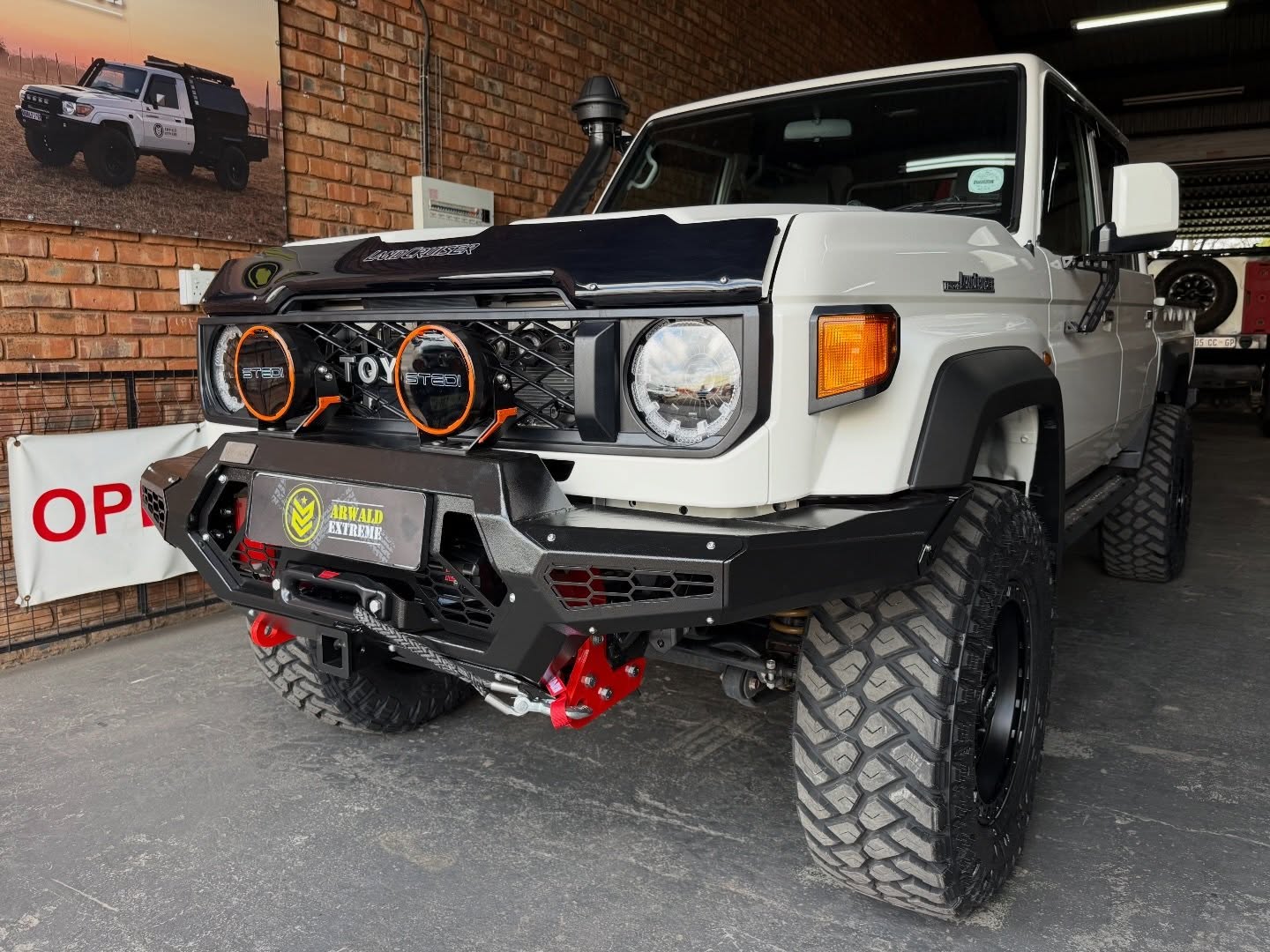 A Land Cruiser build in the Arwald Extreme workshop